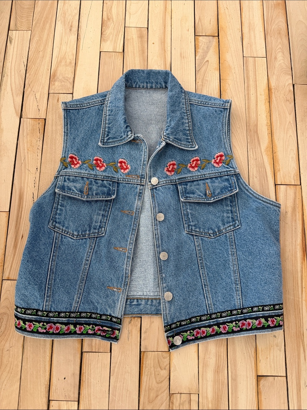 Embroidered Floral Denim Vest - Blue vintage